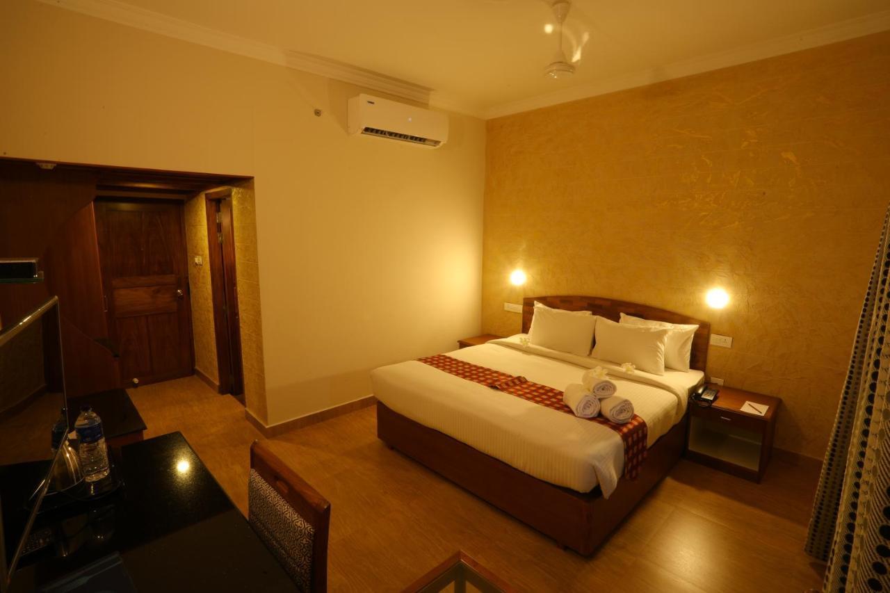 Quality Airport Hotels Недумбассері Екстер'єр фото