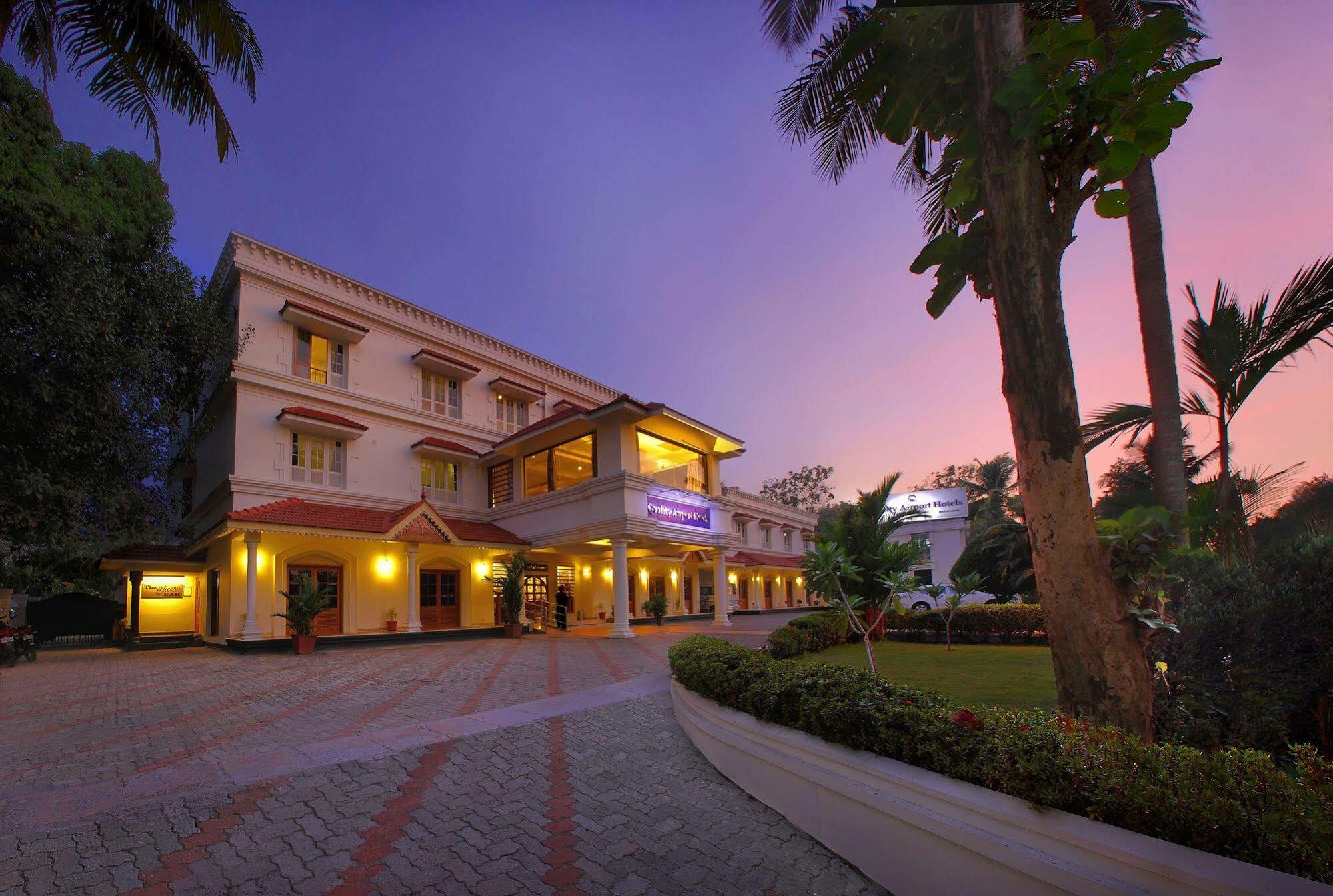 Quality Airport Hotels Недумбассері Екстер'єр фото